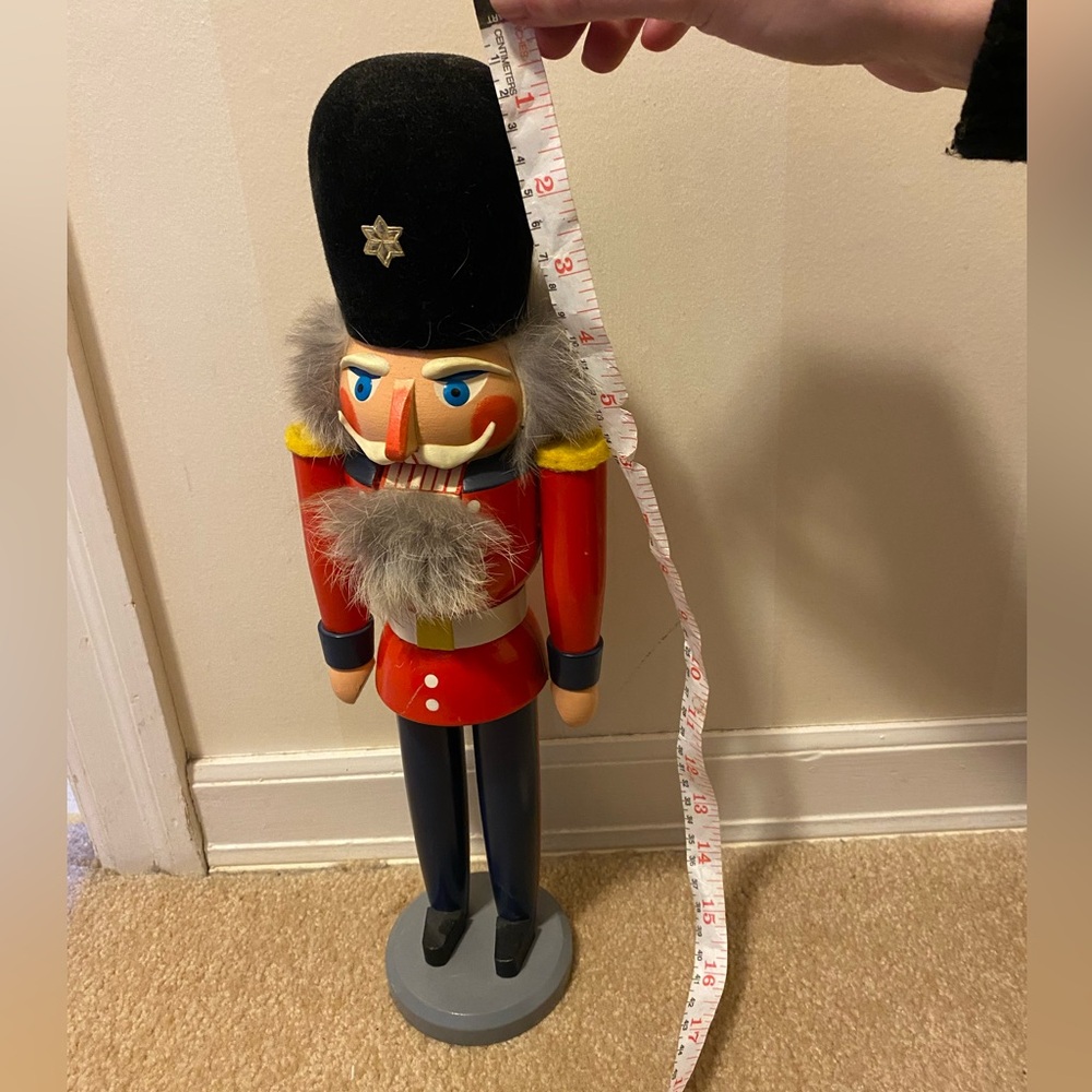 Nutcracker Soldier Guard 15.5 Inch Erzgebirge GDR East Germany - Picture 3 of 5